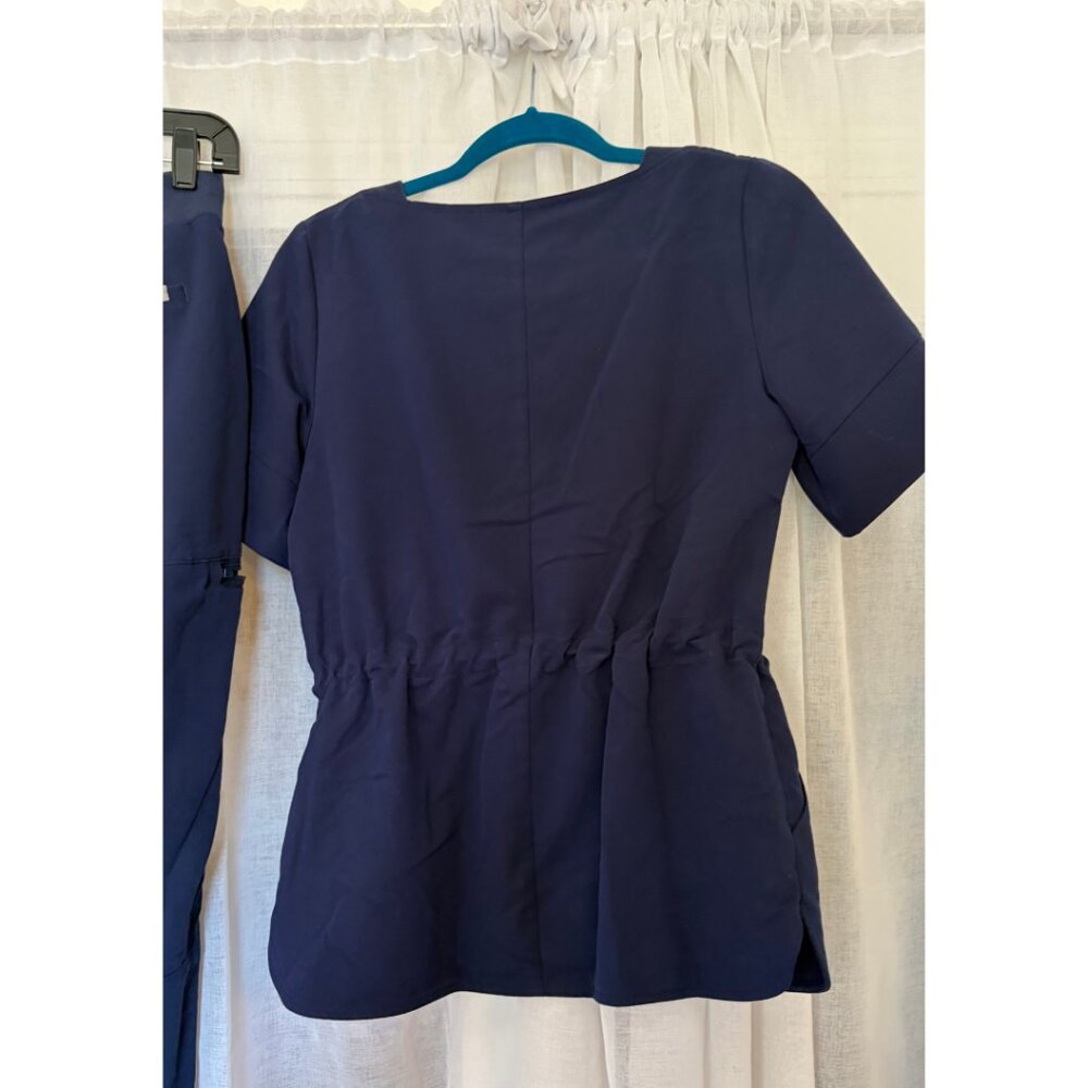 FIGS Women’s Medical Scrubs Navy Blue - Picture 4 of 7